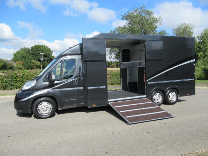 22-359-2013 Peugeot Boxer crew cab  5.0 Ton Coach build by Coventry New Build. Stalled for 2 rear facing.  Smart living at the rear...  Stunning horsebox.